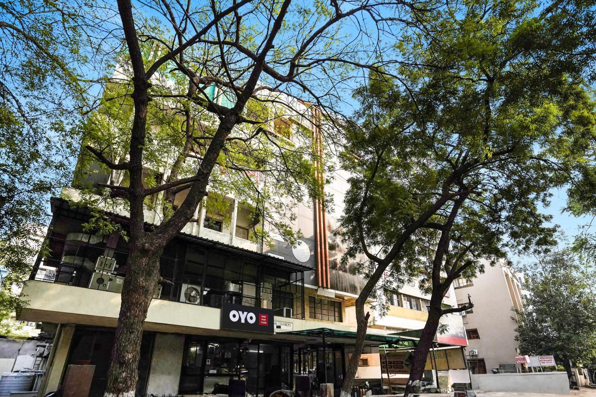 Hotel O Crystal Ahmedabad Eksteriør billede
