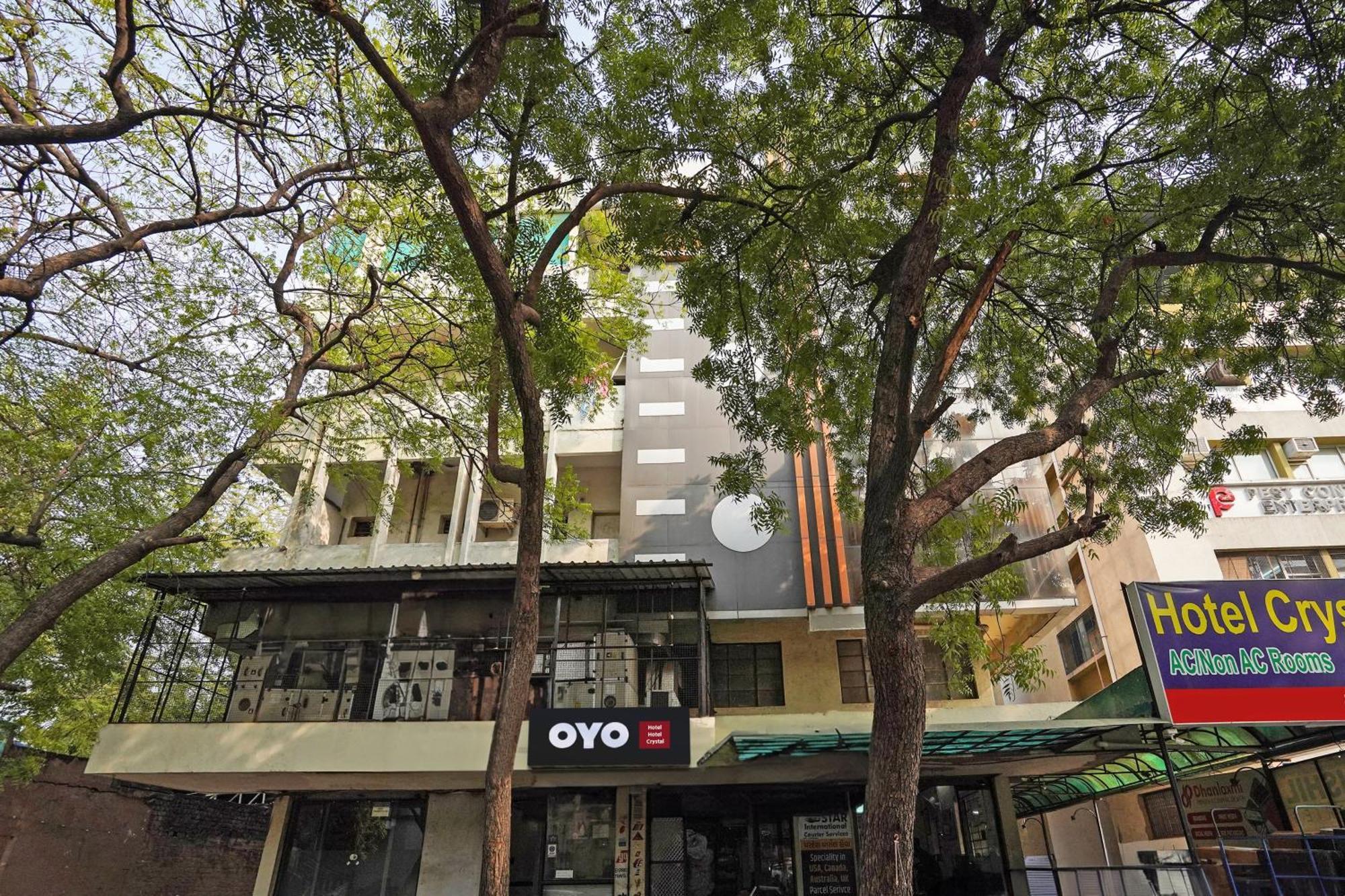 Hotel O Crystal Ahmedabad Eksteriør billede