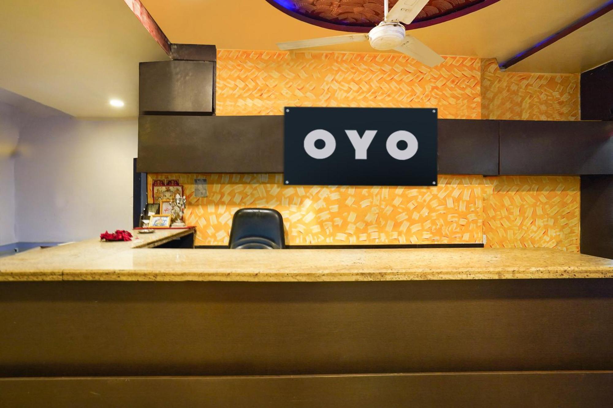 Hotel O Crystal Ahmedabad Eksteriør billede